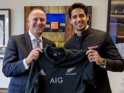 Watch Sidharth Malhotra Interacting With Fans At ‘Brothers’ Special Screening In New Zealand