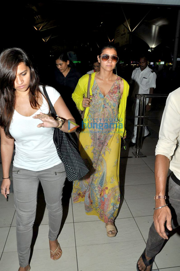 kajol arrives after the hyderabad shoot schedule of dilwale 6
