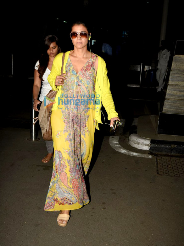 kajol arrives after the hyderabad shoot schedule of dilwale 10
