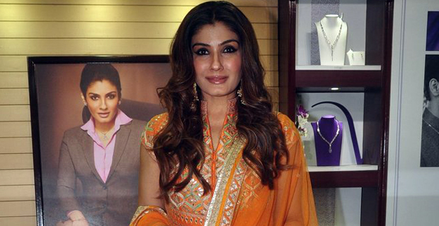 Raveena Tandon Visits P N Gadgil Jewellers