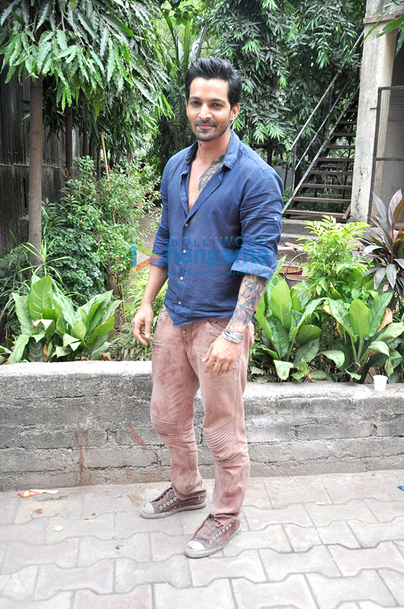 on the sets of sanam teri kasam at filmalaya 7
