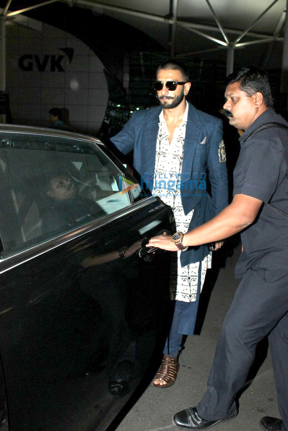 ranveer singh arrives back from bhopal bajirao mastani promotions 9