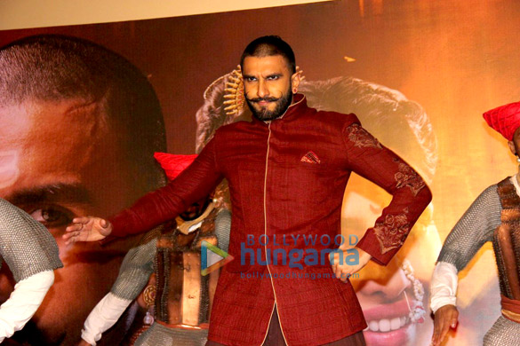 ranveer singh priyanka chopra launch malhari song from bajirao mastani 3