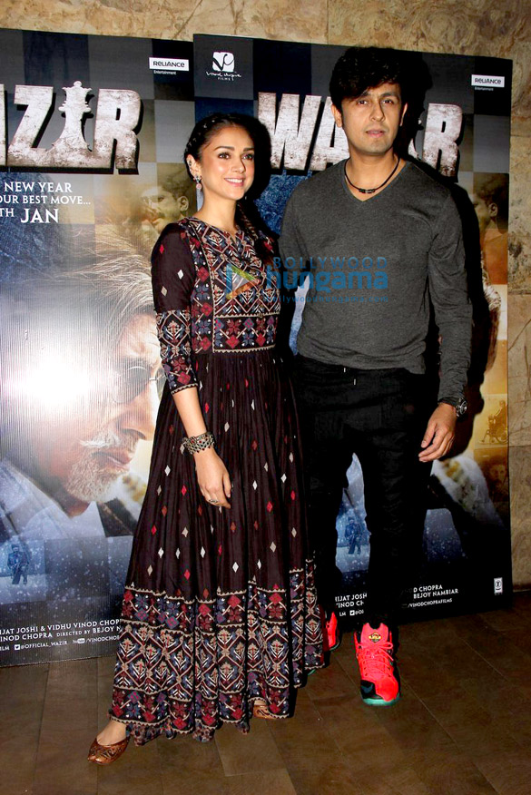 farhan akhtar aditi rao hydari snapped at wazir trailer launch 7