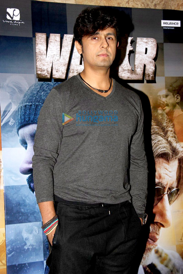farhan akhtar aditi rao hydari snapped at wazir trailer launch 10