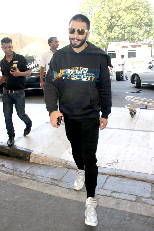 ranveer singh deepika padukone depart for bajirao mastani promotion 7