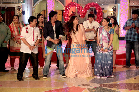 shah rukh khan kajol promote dilwale on taarak mehta ka ooltah chashmah 3