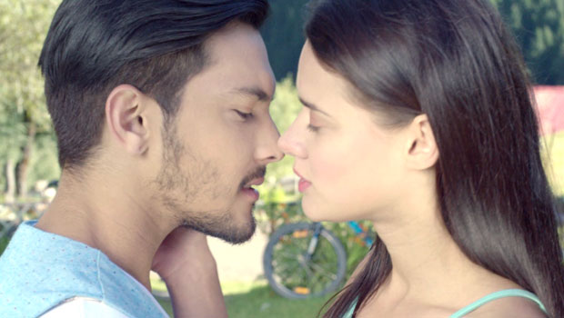 ‘Zindagi’ Featuring Aditya Narayan