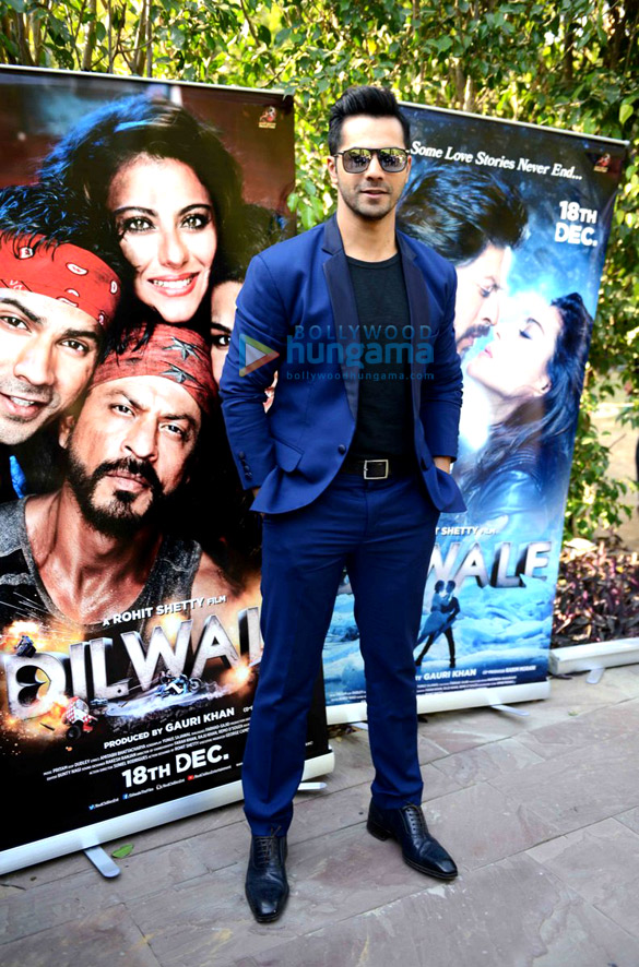 shah rukh khan kajol varun dhawan kriti sanon promote dilwale in delhi 13