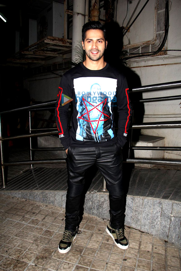varun dhawan hosts a special screening of dilwale at pvr juhu 10