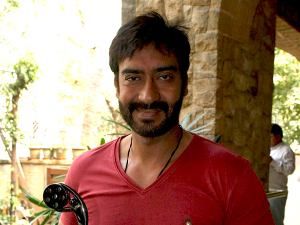 ajay devgn receives the bhaskar bollywood award 2