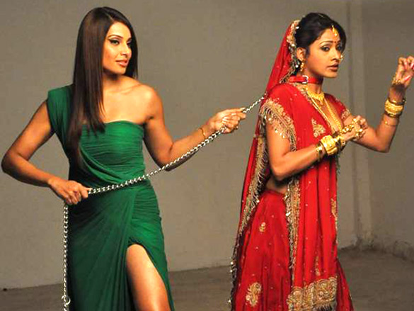 bipasha and madhavan snapped at a promotional shoot 6