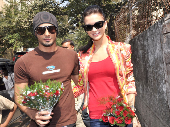 prateik amy celebrate valentines day with students of national mmk college 2