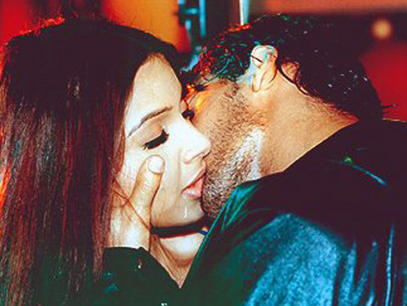 aetbaar movie still 35