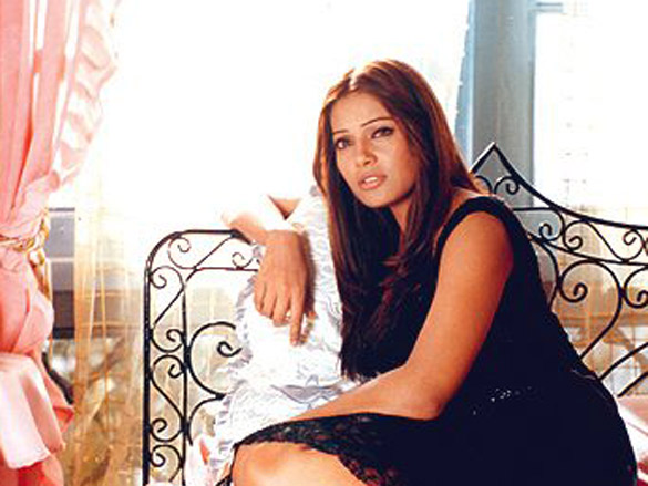 aetbaar movie still 30
