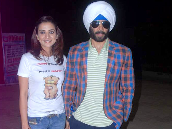hoarding launch of film chaar din ki chandni 6