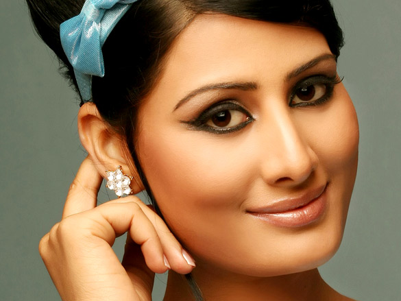 arjumman mughal 28