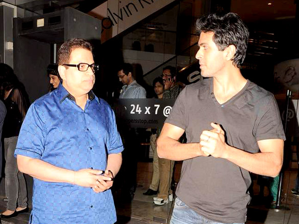 agent vinod screening at pvr juhu 8