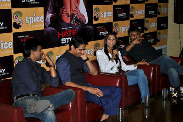 press conference of hate story in noida 4