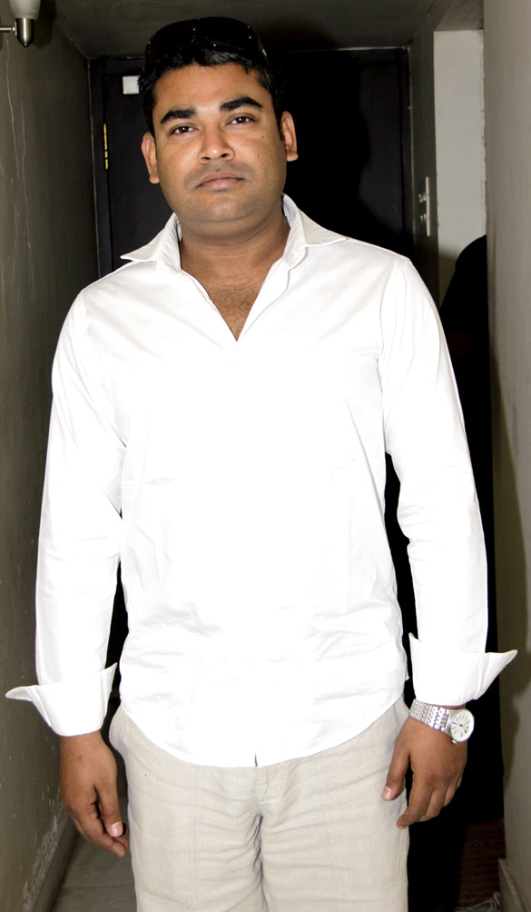 kailash kher dubs title song for the film saali khushi 7