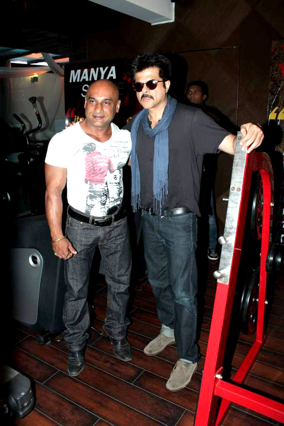 shootout at wadala starcast at sanjeev chadhas red gym 4