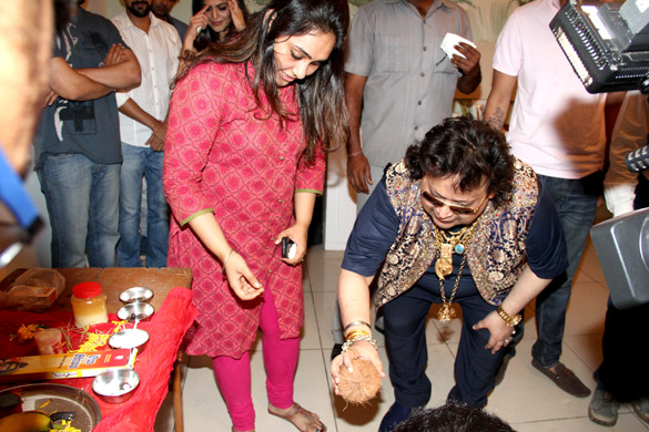 mahurat of madmidaas films main aur mr riight 3