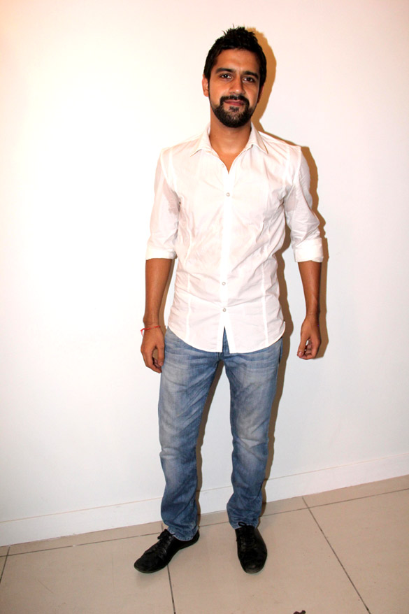 mahurat of madmidaas films main aur mr riight 10