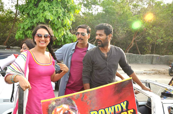 promotional rickshaw race for rowdy rathore 12