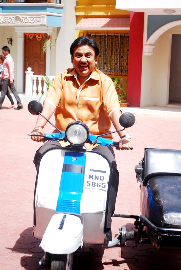 boman irani sharman joshi on the sets of tarak mehta ka ooltah chashmah 7