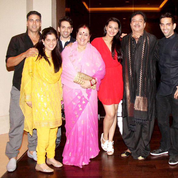 sonakshi sinhas birthday celebrations with akshay kumar 4