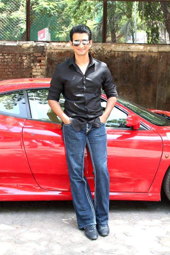 sharman joshi promotes ferrari ki sawaari at iifa 2012 6