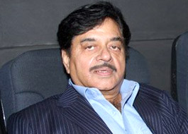 Shatrughan Sinha admitted to hospital