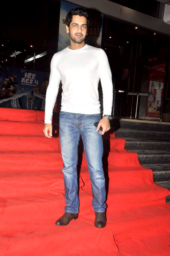 special screening of bol bachchan 20