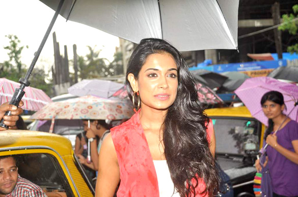 sarah jane dias promotes kyaa super kool hain hum 7