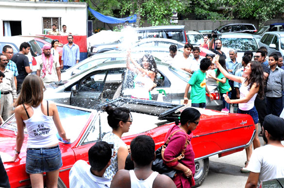 car wash in delhi to promote kyaa super kool hain hum 7