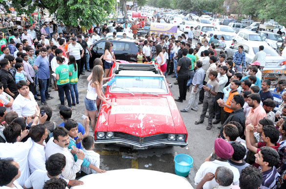 car wash in delhi to promote kyaa super kool hain hum 9