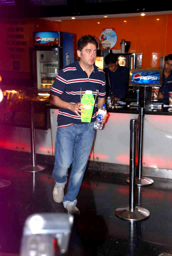 nargis fakhri uday chopra jugal hansraj watch the dark knight rises 4