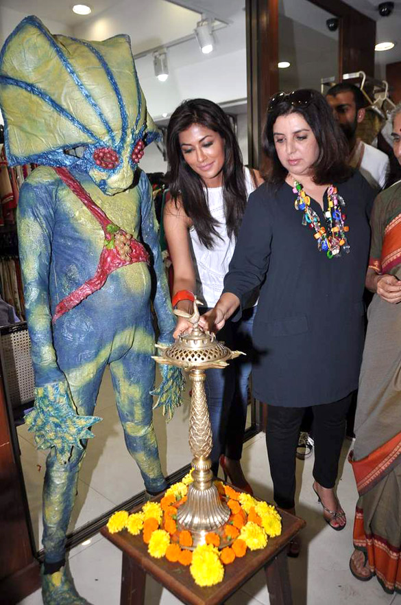 farah khan chitrangda singh promote joker with aliens 4