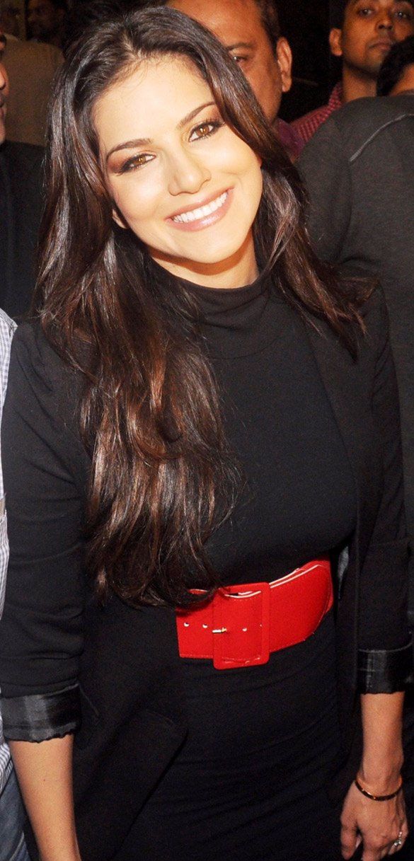 sunny leone comes to india from los angeles to promote jism 2 5