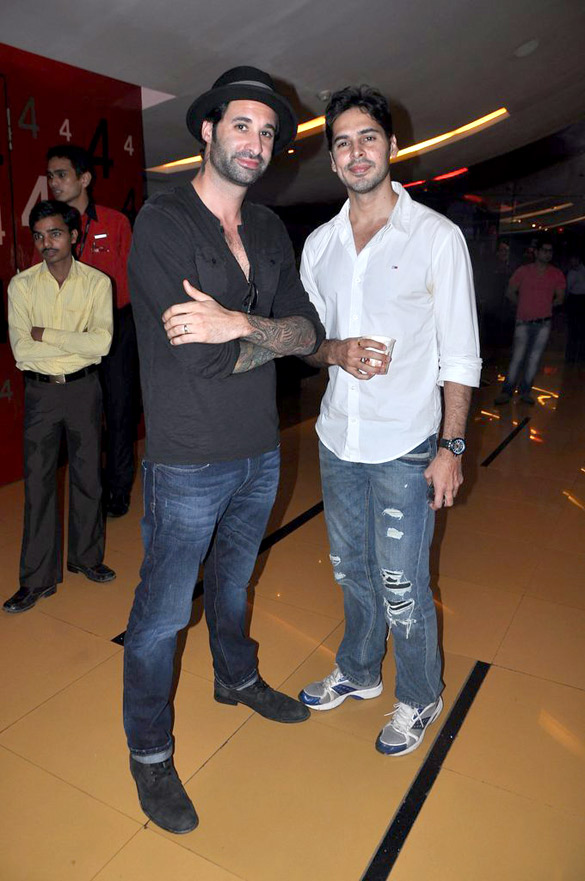 sunny leone promotes jism 2 at cinemax 15