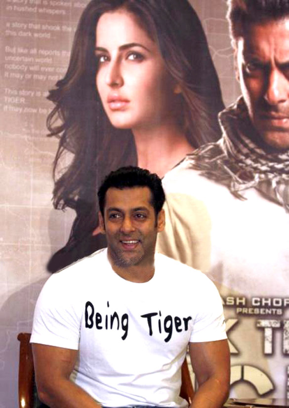 salman khan promotes ek tha tiger in new delhi 6