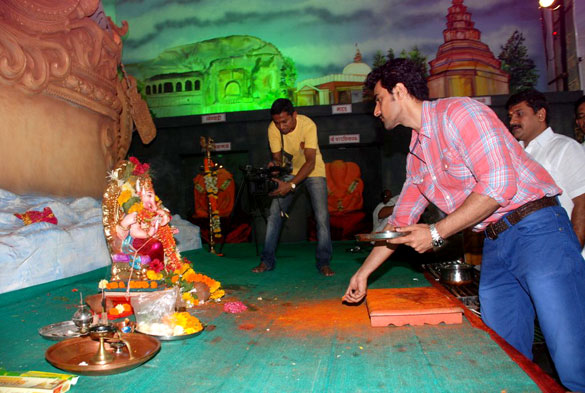 promotions of luv shuv tey chicken khurana 4