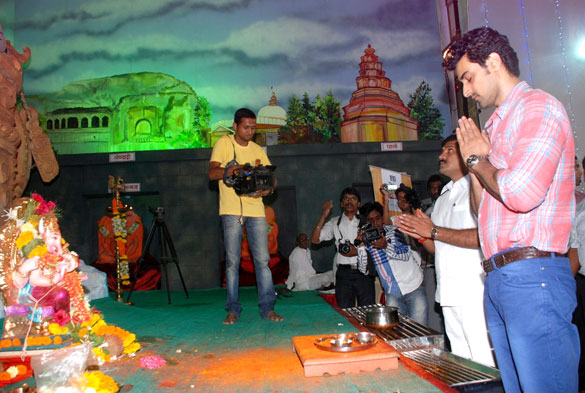 promotions of luv shuv tey chicken khurana 6