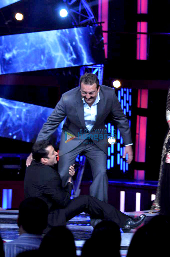 ajay sanjay salman and sonakshi on the sets of bigg boss 6 8
