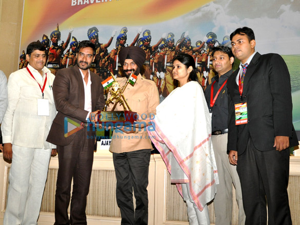 ajay devgn rohit shetty facilitated with pride of the nation award 2
