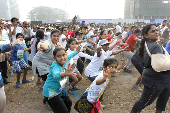 celebs support max bupas india walks for health 6