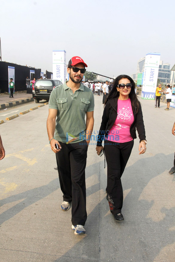 celebs support max bupas india walks for health 11