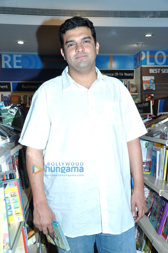 dvd launch of barfi 15