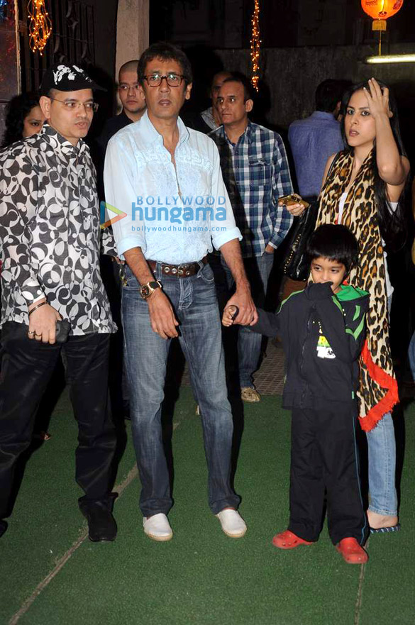 sanjay priya dutt at special screening of son of sardaar 8