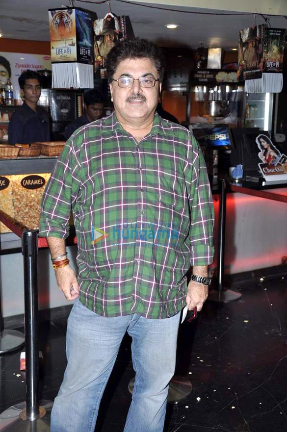 special screening of son of sardaar hosted by krishna hegde 8